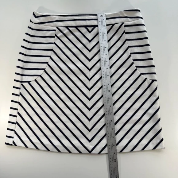 Cynthia Rowley Striped Pencil Skirt White & Navy Size 8 - Picture 5 of 6